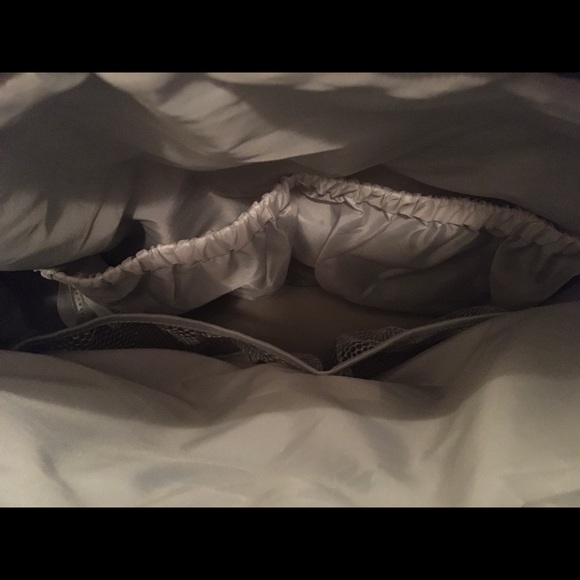 JJ Cole Diaper Bag - Picture 3 of 3